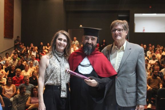 Em cerim&ocirc;nia emocionante, Unioeste forma primeiro estudante surdo do campus de Toledo