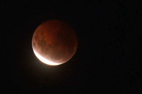 &ldquo;Lua de Sangue&rdquo; ganha registros especiais no c&eacute;u de Toledo; veja imagens