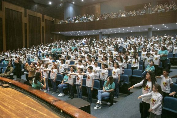 Mais de 670 alunos de 14 escolas recebem certificados do Proerd em Toledo