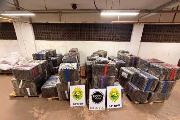 Pol&iacute;cia apreende mais de 4,2 toneladas de drogas durante abordagem na BR-277