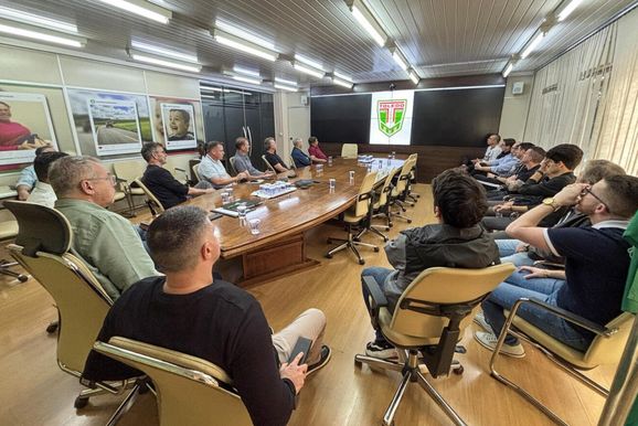 Projeto prev&ecirc; cria&ccedil;&atilde;o de equipe profissional de futsal em Toledo