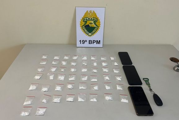 Suspeito tenta fugir, joga coca&iacute;na sobre telhado e acaba preso por tr&aacute;fico em Toledo