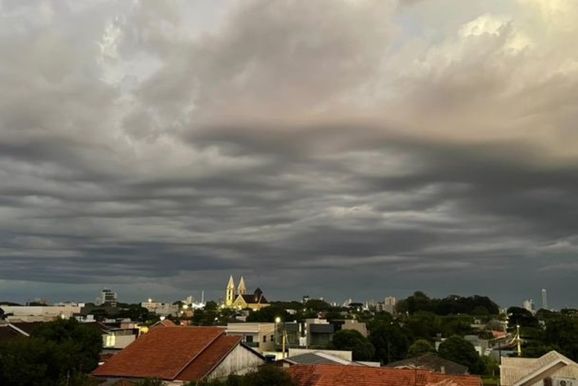 Toledo ter&aacute; quarta-feira de sol entre nuvens e aten&ccedil;&atilde;o para risco de tempestades