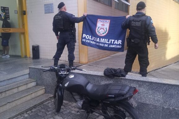 Jovem &eacute; detido ap&oacute;s fuga com motocicleta sem placa em Areal