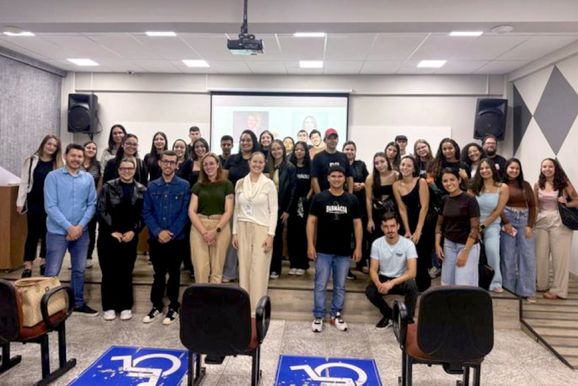 Curso de Farm&aacute;cia promove debate sobre pr&aacute;tica cl&iacute;nica no cuidado &agrave; sa&uacute;de da mulher