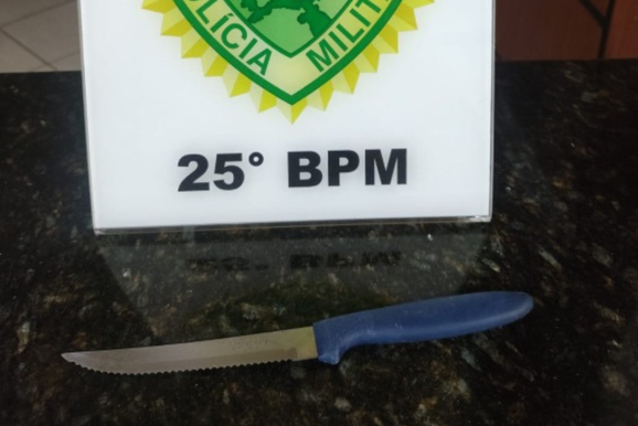 Ap&oacute;s discuss&atilde;o, mulher esfaqueia companheiro e &eacute; presa em P&eacute;rola