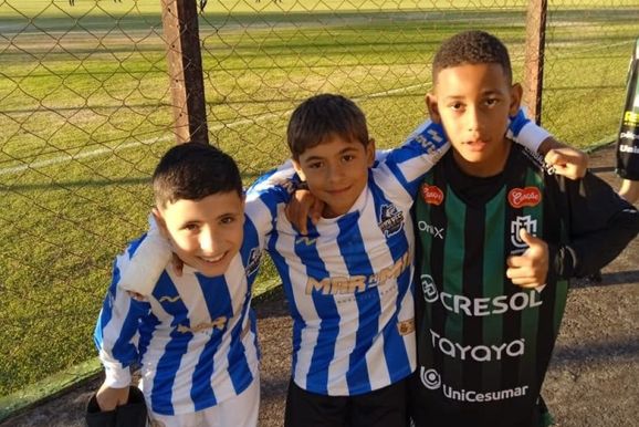 Atletas mirins de Umuarama disputam torneio internacional de futebol de base