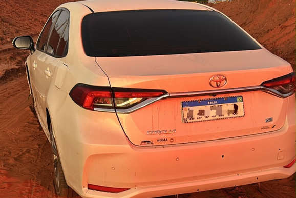 Criminosos armados rendem motorista e roubam ve&iacute;culo na PR-468, em Umuarama