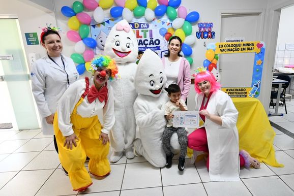 A&ccedil;&atilde;o de multivacina&ccedil;&atilde;o garante aplica&ccedil;&atilde;o de 891 doses durante o &lsquo;Dia D&rsquo; em Umuarama