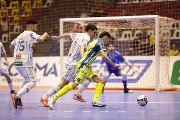 Umuarama Futsal encara o l&iacute;der pela 11&ordf; rodada do Campeonato Paranaense