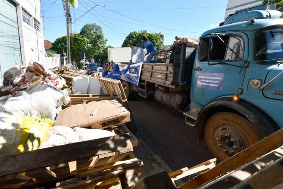 Bota-Fora j&aacute; recolheu mais de 300 toneladas de materiais em Umuarama, aponta Prefeitura