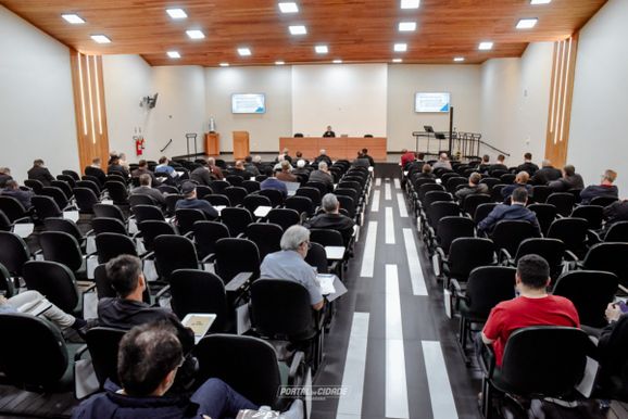 Curso anual do Clero da Diocese de Umuarama come&ccedil;a com foco em forma&ccedil;&atilde;o e ora&ccedil;&atilde;o