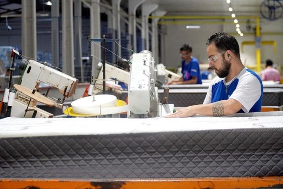 Ind&uacute;stria e servi&ccedil;os apresentam melhores &iacute;ndices de emprego de janeiro a julho em Umuarama