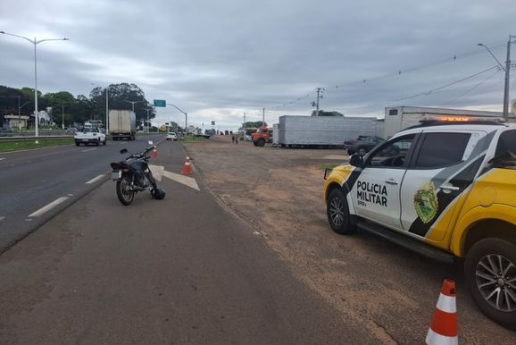 Motociclista fica ferido em colis&atilde;o com carro na PR-323, em Umuarama