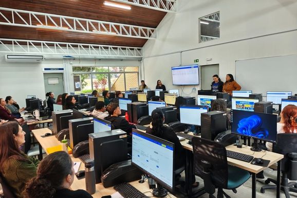 Secretaria de Educa&ccedil;&atilde;o promove forma&ccedil;&atilde;o sobre novo sistema digital para servidores