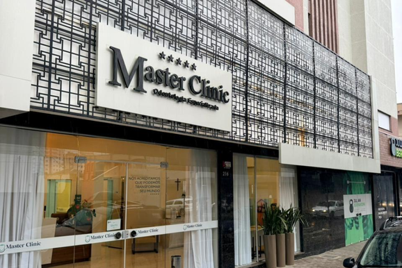 Master Clinic: "Um sorriso n&atilde;o custa nada, mas proporciona tudo"