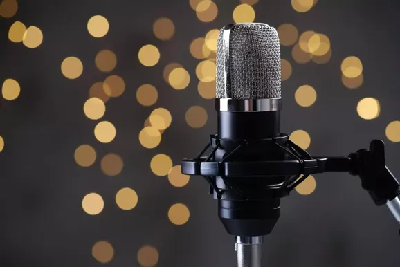 A partir desta ter&ccedil;a pr&eacute;-candidatos n&atilde;o podem apresentar programas de r&aacute;dio e TV