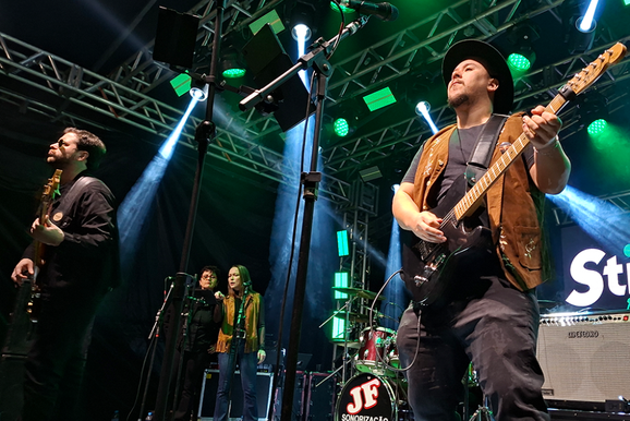 Festival da Cerveja G&ecirc;meas do Igua&ccedil;u segue neste fim de semana com shows e gastronomia