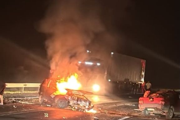 Grave acidente deixa v&iacute;tima presa &agrave;s ferragens na BR-476, em Paula Freitas