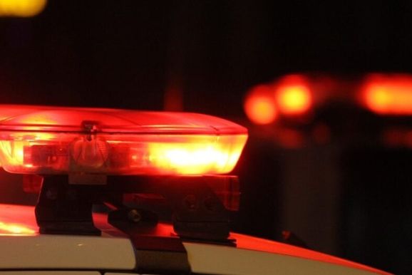 Ve&iacute;culo &eacute; arrombado e pertences s&atilde;o furtados no centro de Uni&atilde;o da Vit&oacute;ria 