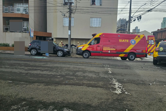 Colis&atilde;o seguida de capotamento deixa condutora com ferimentos leves em Uni&atilde;o da Vit&oacute;ria