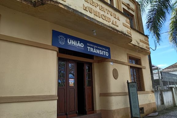 Fam&iacute;lias atingidas pela cheia devem se cadastrar na Defesa Civil para pedir cesta b&aacute;sica