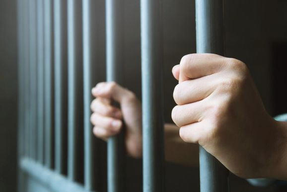 Homem com mandado de pris&atilde;o ativo por tr&aacute;fico de drogas &eacute; preso pela PM no S&atilde;o Crist&oacute;v&atilde;o 