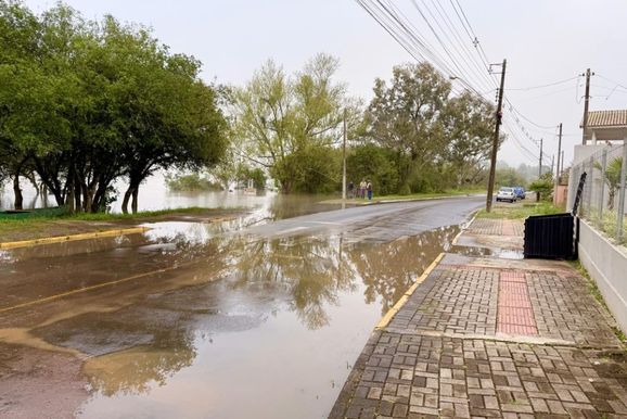 N&iacute;vel do Rio Igua&ccedil;u ultrapassa 5 metros nesta quarta-feira (16) em S&atilde;o Mateus do Sul
