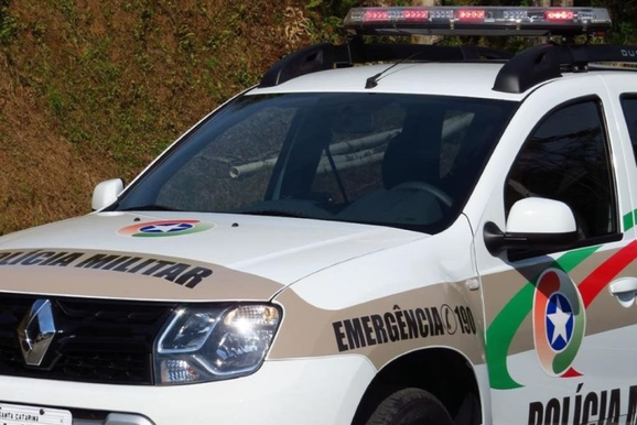 PM localiza carro clonado e atende casos de furto e viol&ecirc;ncia em Irine&oacute;polis e Porto Uni&atilde;o