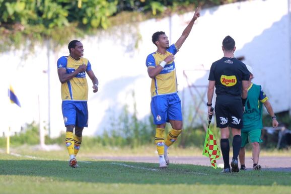 PSTC vira sobre o Igua&ccedil;u e abre vantagem na semifinal da Terceirona