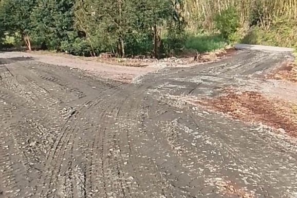 Secretaria de Obras realiza interven&ccedil;&atilde;o e garante acesso aos moradores da Vila Olindina