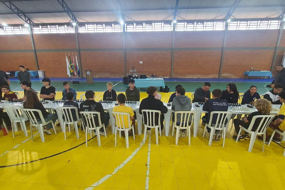 Torneio de xadrez re&uacute;ne 42 atletas e define campe&otilde;es em Porto Uni&atilde;o