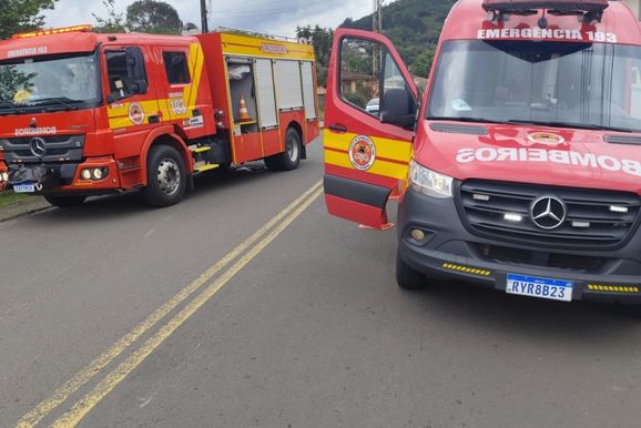Acidente deixa motociclista e adolescente feridos em Porto Uni&atilde;o