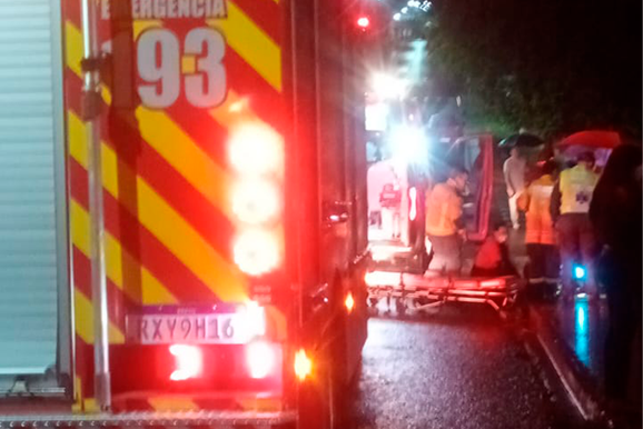 Adolescente fica ferido em acidente com moto el&eacute;trica em Porto Uni&atilde;o