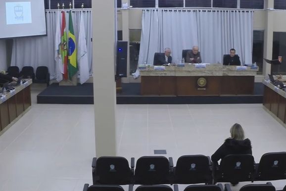 C&acirc;mara de Porto Uni&atilde;o debate enchentes e avan&ccedil;a com projetos em sess&atilde;o