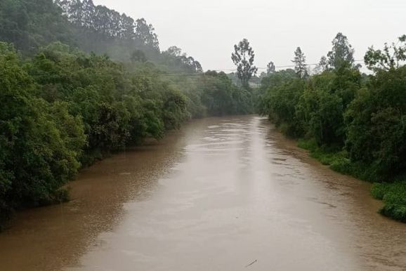Corpo com ferimentos na cabe&ccedil;a e no rosto &eacute; encontrado em rio de Canoinhas