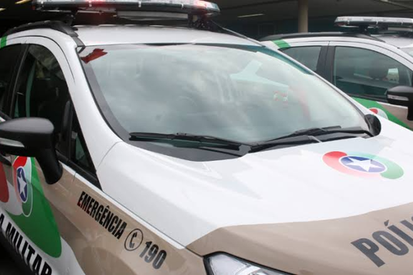 Crian&ccedil;a de cinco anos &eacute; encontrada sozinha em via movimentada de Porto Uni&atilde;o