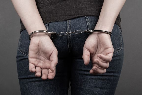 Mulher &eacute; presa por furto em supermercado no Centro de Uni&atilde;o da Vit&oacute;ria
