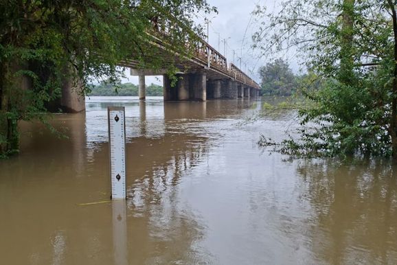 Portal da Cidade Uni&atilde;o da Vit&oacute;ria ganha espa&ccedil;o para acompanhar o n&iacute;vel do Rio Igua&ccedil;u