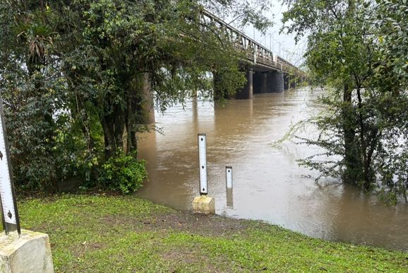 Rio Igua&ccedil;u atinge 5,38 metros em Uni&atilde;o da Vit&oacute;ria 
