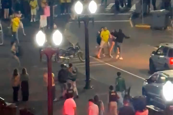 V&Iacute;DEO: confus&atilde;o no Centro das G&ecirc;meas do Igua&ccedil;u tem agress&otilde;es e uso de spray de pimenta