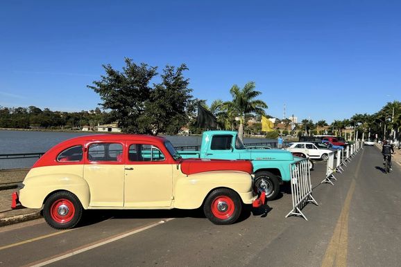 Encontro de Carros Antigos de Vargem ter&aacute; tel&atilde;o para transmiss&atilde;o do jogo do Brasil