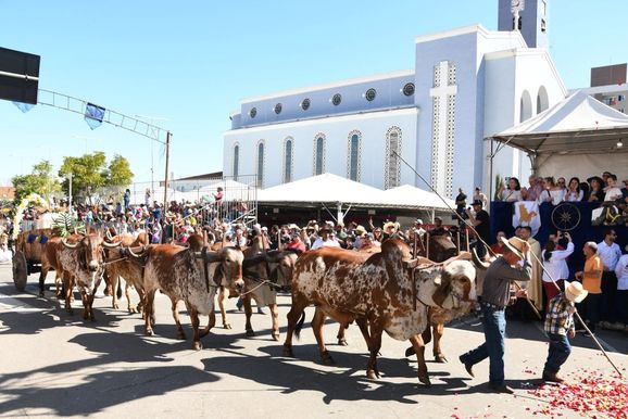 F&eacute;, emo&ccedil;&atilde;o e tradi&ccedil;&atilde;o marcam os 50 anos da Romaria dos Cavaleiros de Sant'Ana