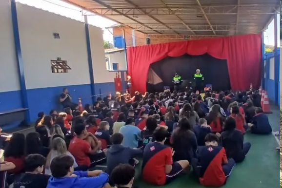 A&ccedil;&atilde;o de seguran&ccedil;a no tr&acirc;nsito re&uacute;ne 156 estudantes em Mococa