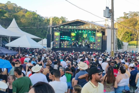 Festa dos 152 anos de Vargem Grande do Sul re&uacute;ne grande p&uacute;blico