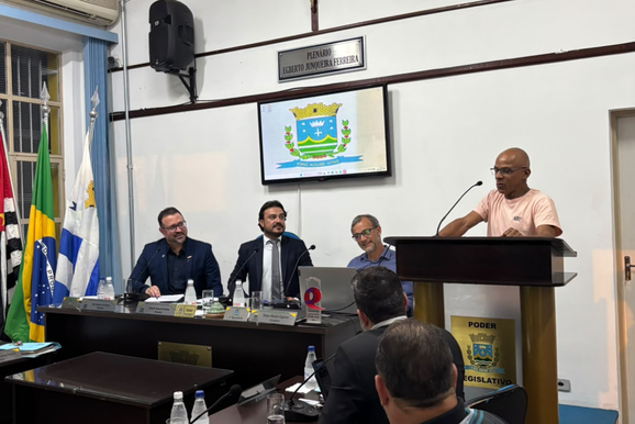 Sess&atilde;o solene de &Aacute;guas da Prata homenageia profissionais de destaque