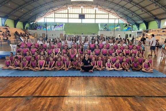 Vargem Grande do Sul sedia festival com 10 grupos de gin&aacute;stica art&iacute;stica 