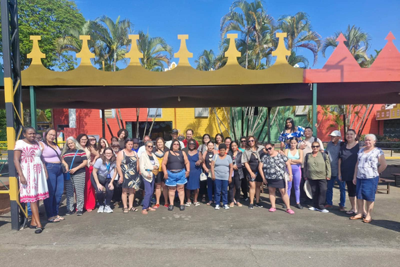 Integrantes de projetos sociais de Vargem Grande do Sul visitam a Expoflora