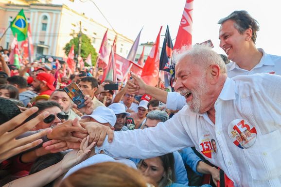 Lula vence Fl&aacute;vio Bolsonaro e &eacute; eleito presidente do Brasil pela quarta vez