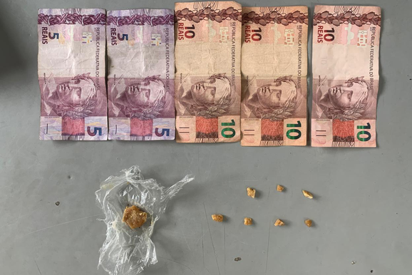 Pol&iacute;cia prende homem com drogas na Vila Santa Terezinha em Vargem Grande do Sul